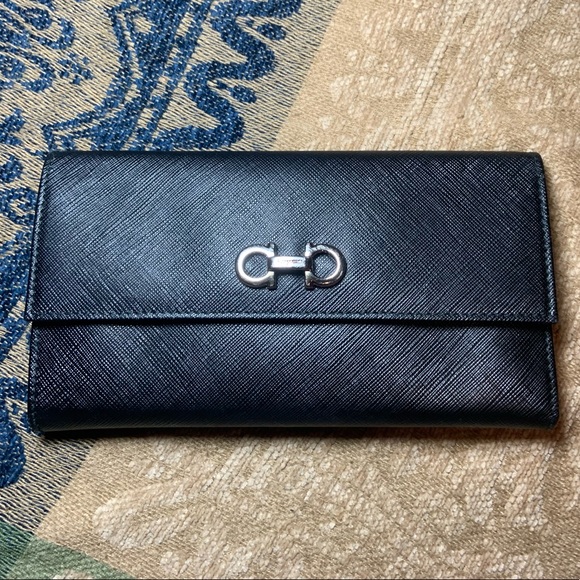 ferragamo nero pebble calf wallet